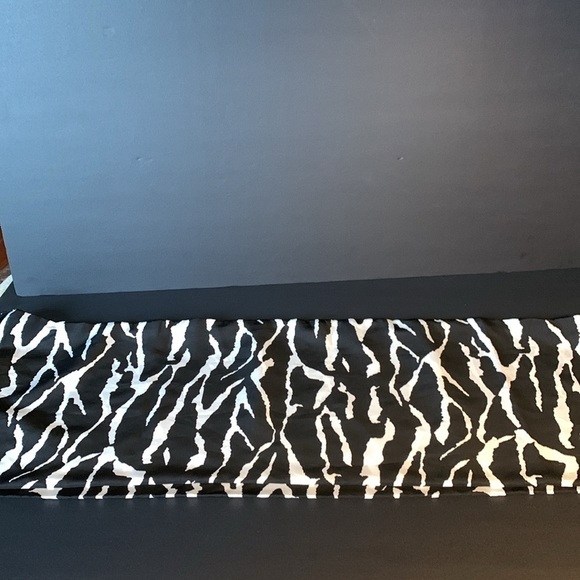 Zebra pattern infinity scarf - Picture 3 of 3